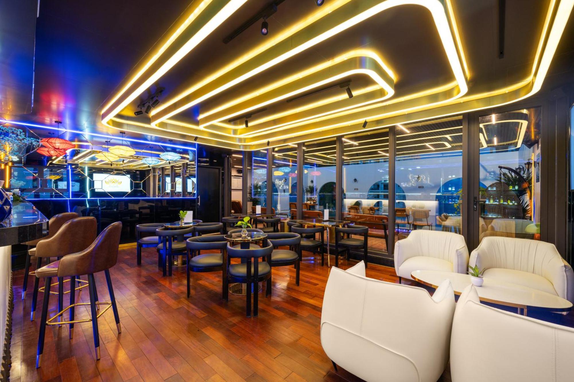Golden Lotus Hotel Da Nang - Rooftop Bar Sea View Dış mekan fotoğraf